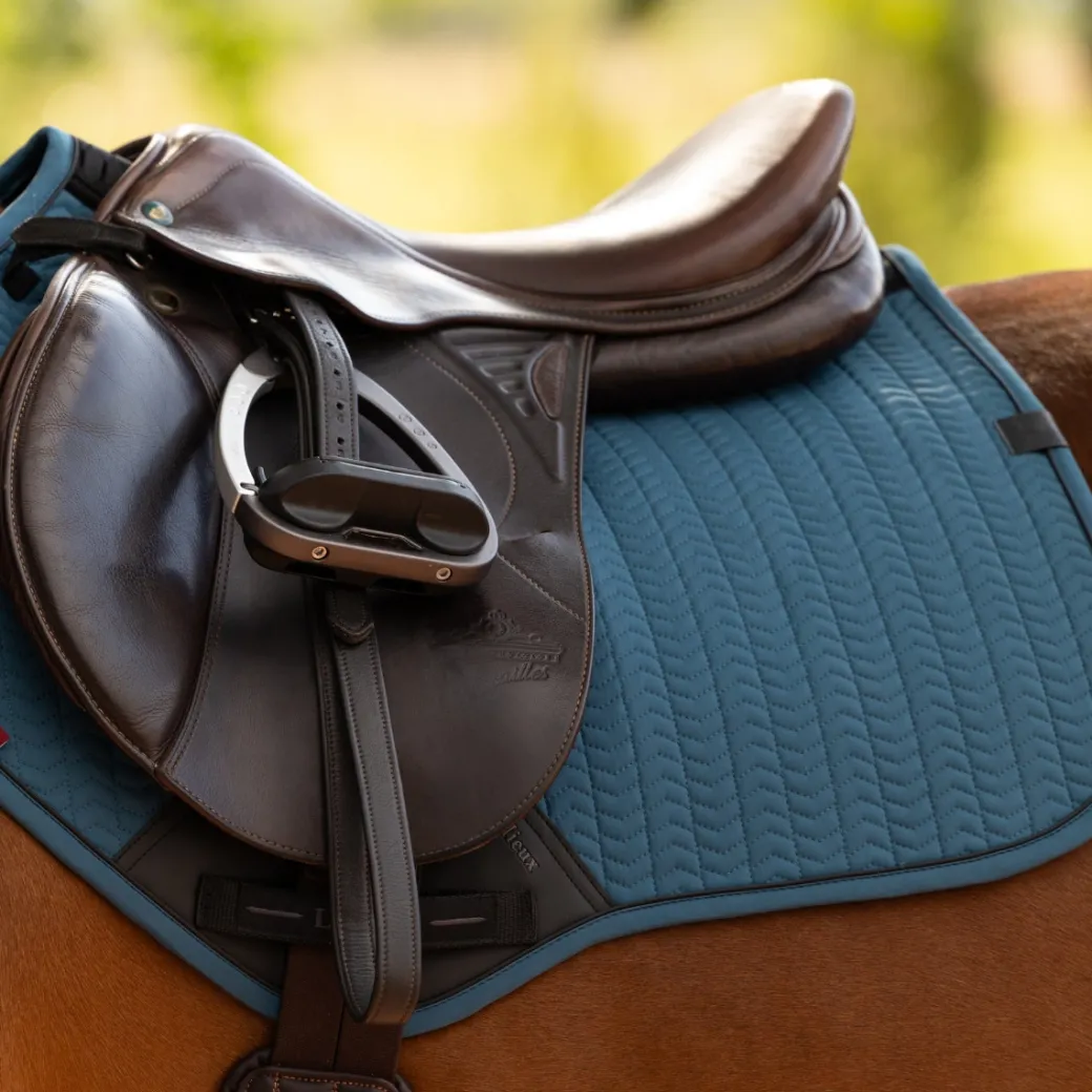 LeMieux Essence Close Contact Square Pad SS26