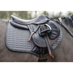 LeMieux Self-Cool Close Contact Square Pad
