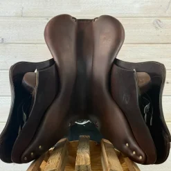Used Antares Evolution Close Contact Jump Saddle 17/M