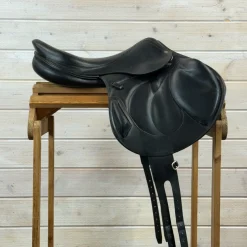 Used Antares Monoflap Close Contact Saddle 18/W