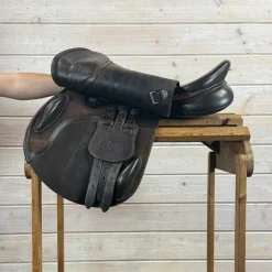 Used Bates Close Contact Saddle 17/XCH