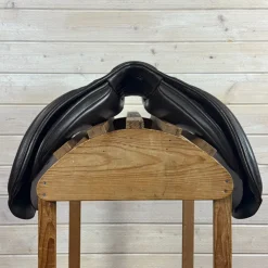 Used Bates Close Contact Saddle 17/XCH