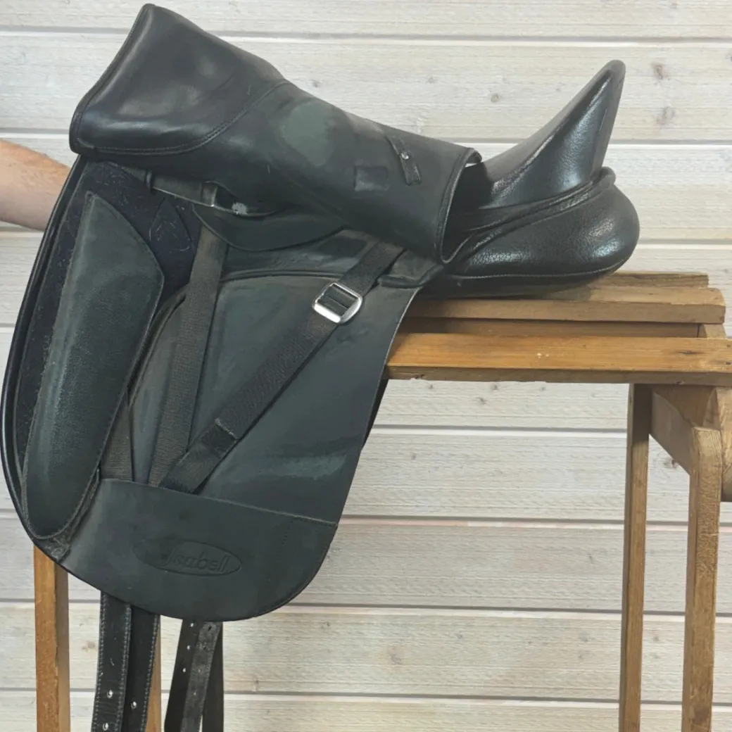 Used Bates Isabel Dressage Saddle 17/MW