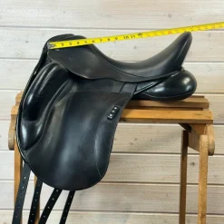 Used Custom Everest Monoflap Dressage Saddle 17.5/M