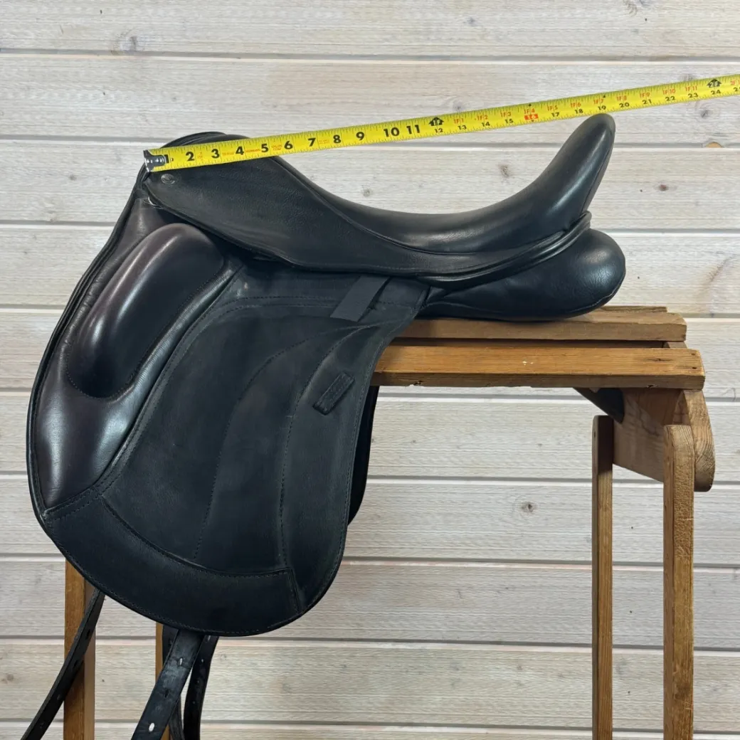 Used Custom Saddlery Flight Monoflap Dressage Saddle 18/N