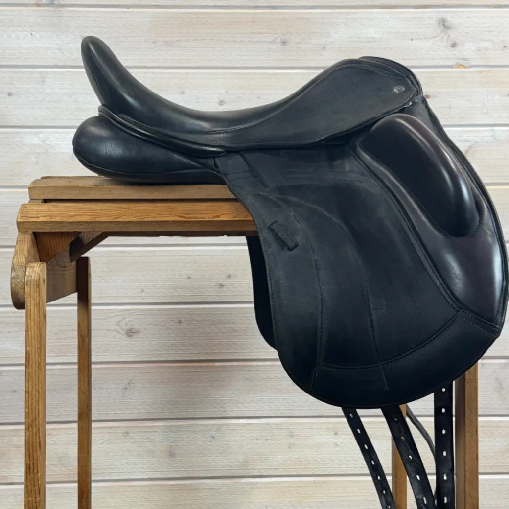 Used Custom Saddlery Flight Monoflap Dressage Saddle 18/N