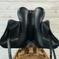 Used Custom Saddlery Icon Star Monoflap Dressage Saddle 17.5/M