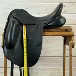 Used Custom Saddlery Icon Star Monoflap Dressage Saddle 17.5/M