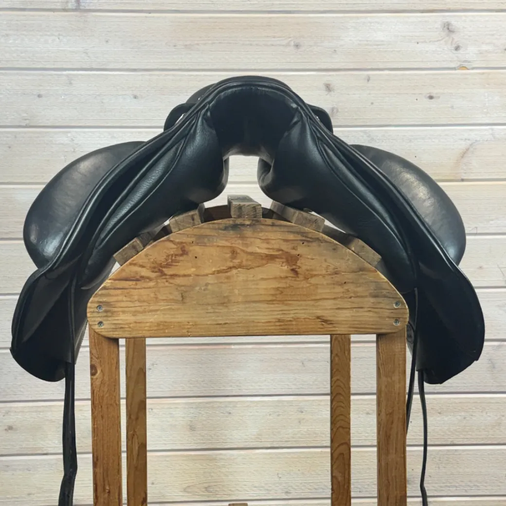 Used Custom Saddlery Wolfgang Dressage Saddle 17.5/M