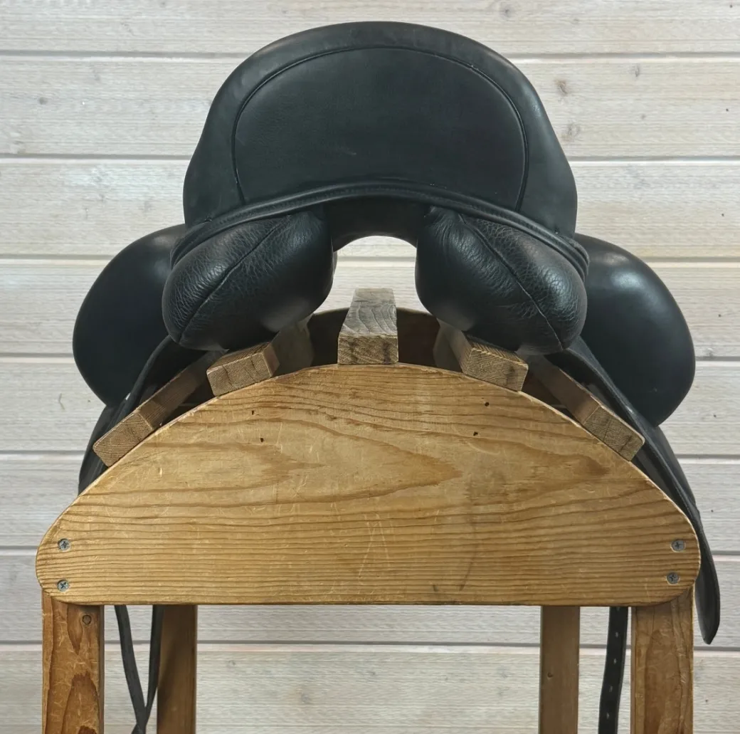 Used Custom Saddlery Wolfgang Omni Monoflap Dressage Saddle 18/MW