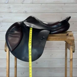 Used CWD SE02 Pro Panel Close Contact Saddle 17/M