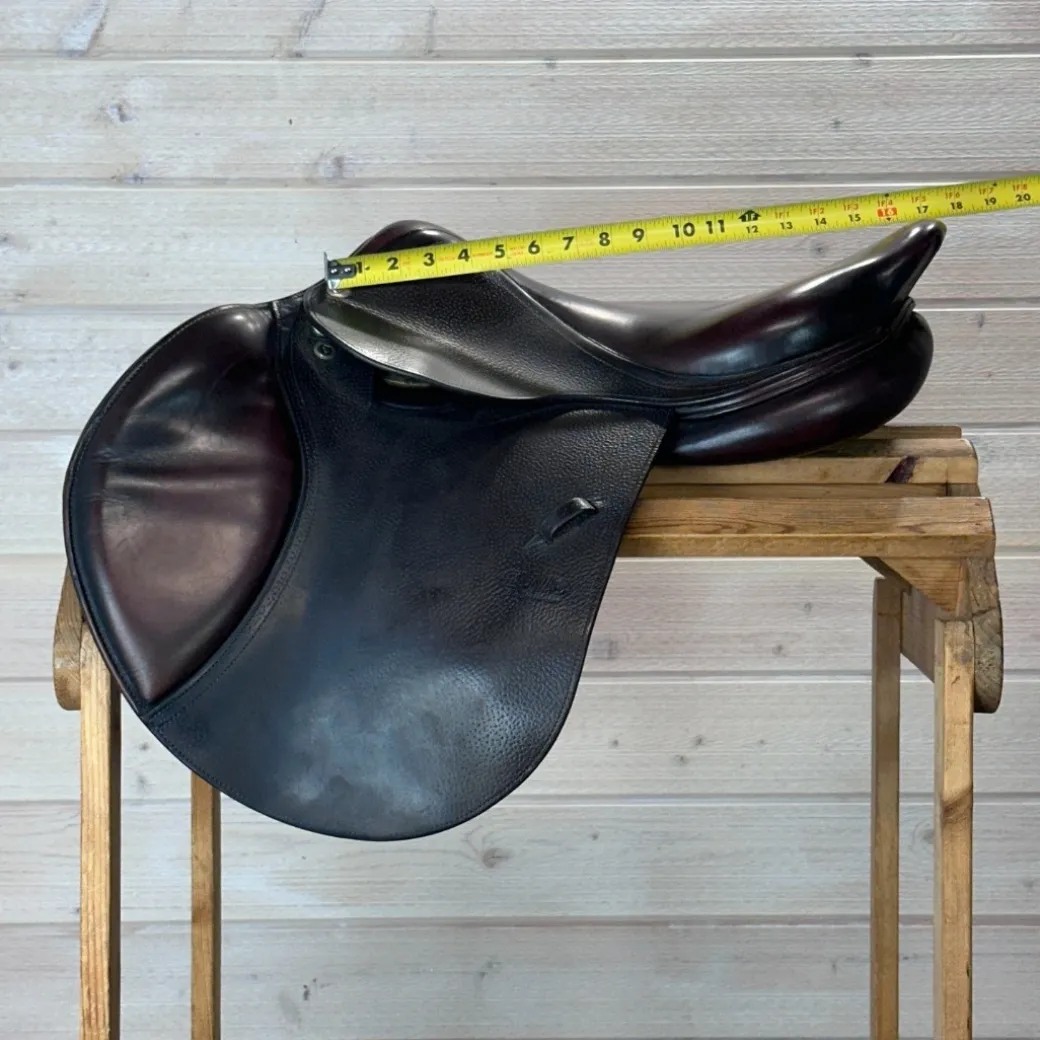 Used CWD SE02 Pro Panel Close Contact Saddle 17/M