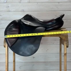 Used CWD SE02 Pro Panel Close Contact Saddle 17/M