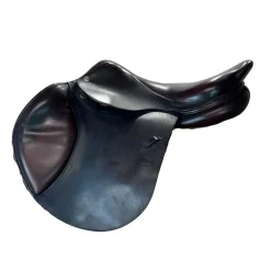 Used CWD SE02 Pro Panel Close Contact Saddle 17/M
