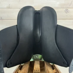 Used Devoucoux Makila Harmonie S Dressage Monoflap Saddle 17.5/MW