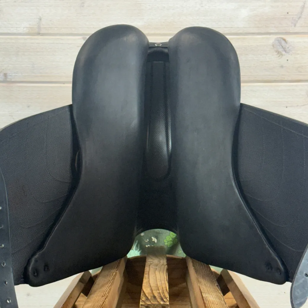Used Devoucoux Makila Harmonie S Dressage Monoflap Saddle 17.5/MW