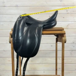Used Devoucoux Mendia Dressage Saddle - 18/M