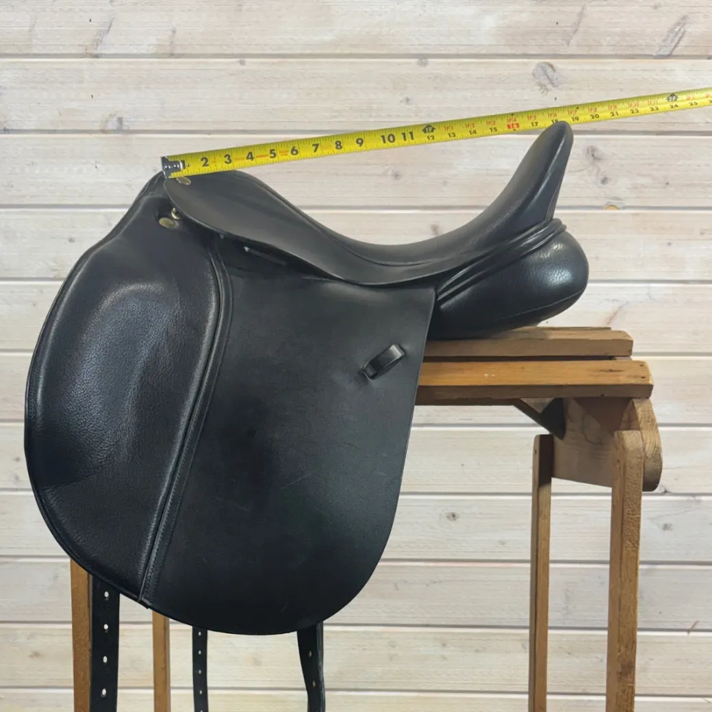 Used Frank Baines Omni Dressage Saddle - 18/W
