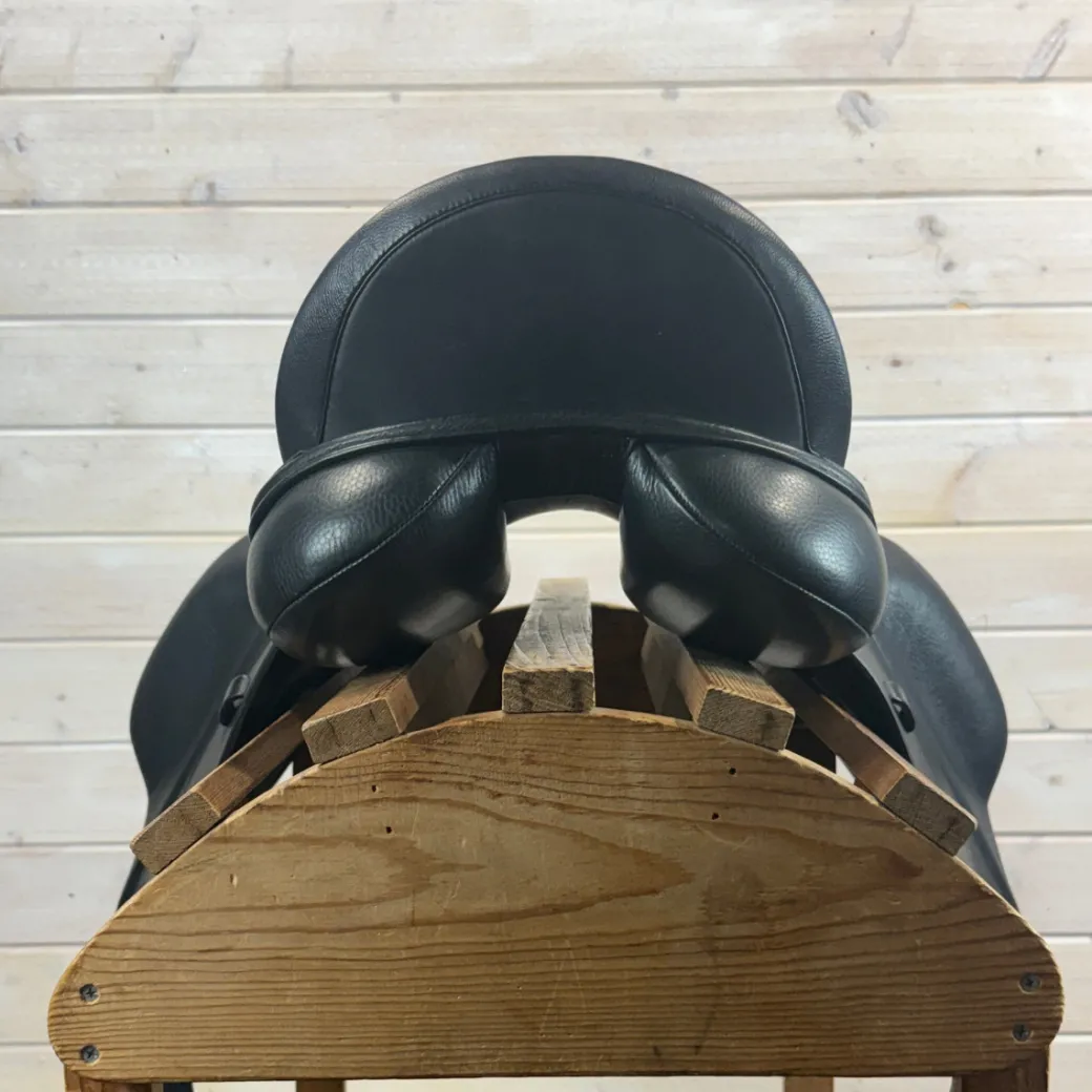 Used Frank Baines Omni Dressage Saddle - 18/W