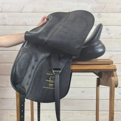 Used Frank Baines Omni Dressage Saddle - 18/W