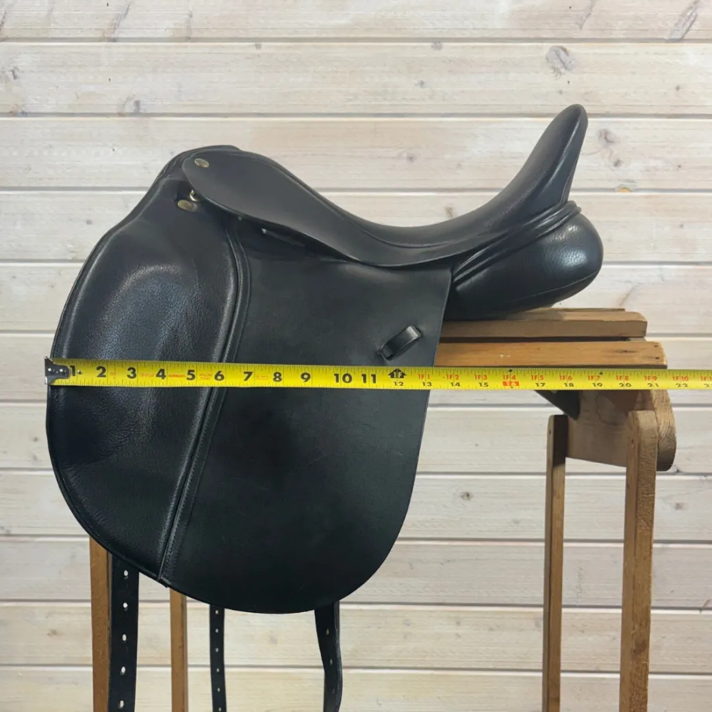 Used Frank Baines Omni Dressage Saddle - 18/W