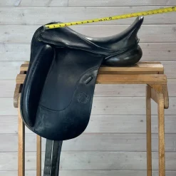 Used Hennig Sofa Dressage Saddle - 17/M