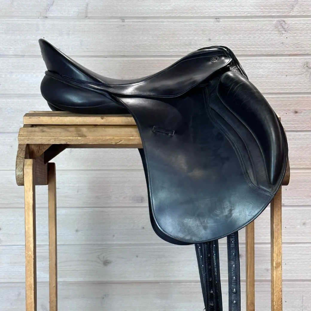 Used Kieffer Orphee TB Dressage Saddle 17/MN
