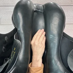 Used Kieffer Orphee TB Dressage Saddle 17/MN