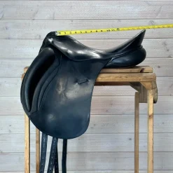 Used Kieffer Orphee TB Dressage Saddle 17/MN