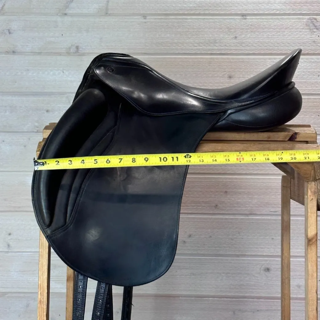 Used Kieffer Orphee TB Dressage Saddle 17/MN