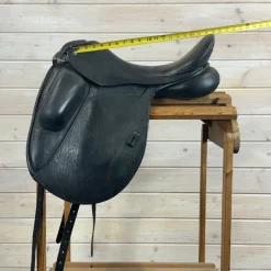 Used N2 Vincitore Monoflap Dressage Saddle 18/M
