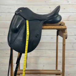 Used N2 Vincitore Monoflap Dressage Saddle 18/M