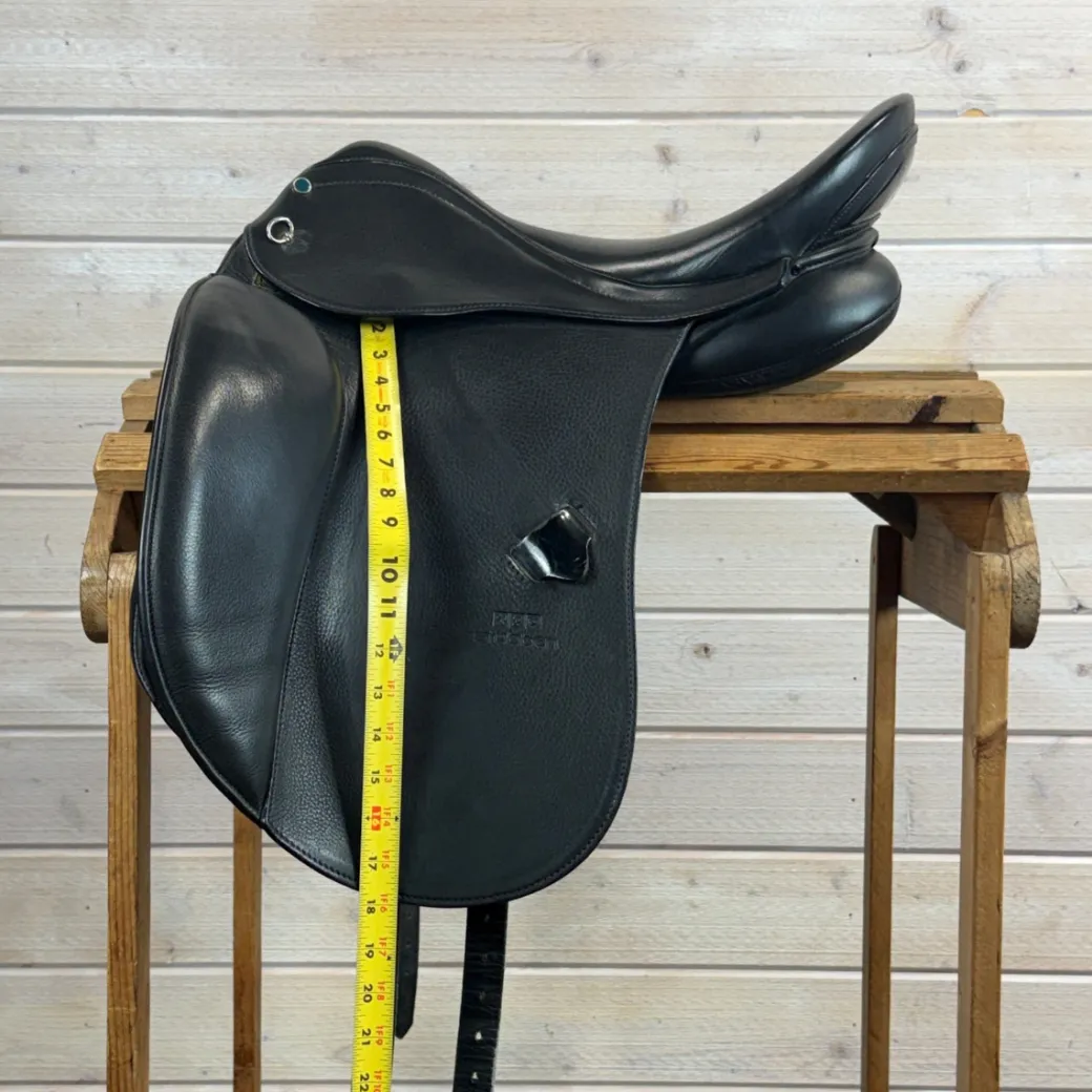 Used Stubben Dressage Saddle 17.5/W
