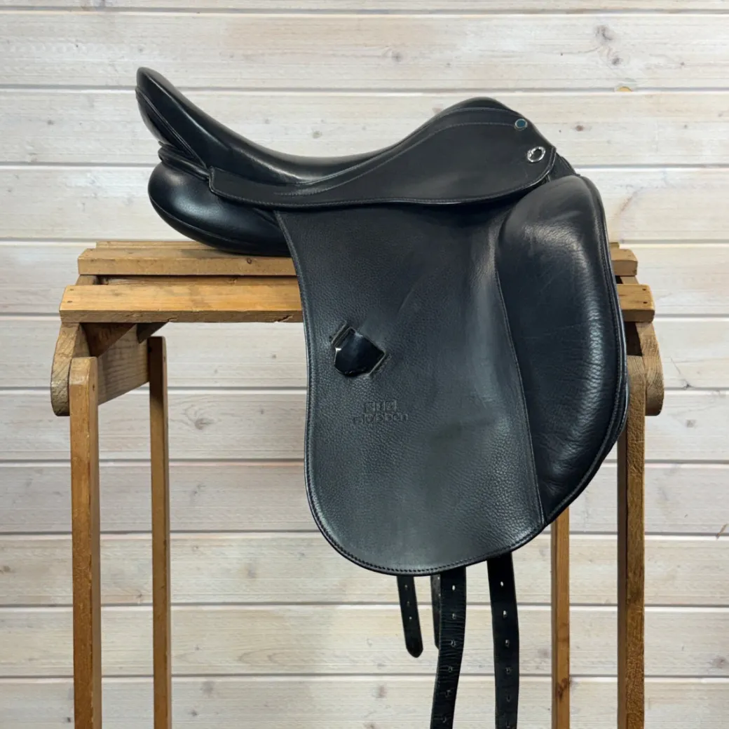 Used Stubben Dressage Saddle 17.5/W
