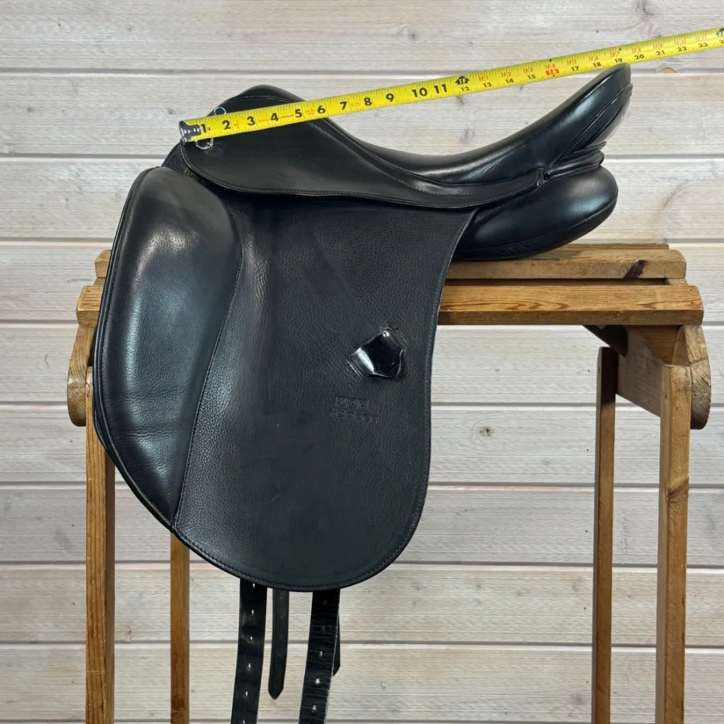 Used Stubben Dressage Saddle 17.5/W