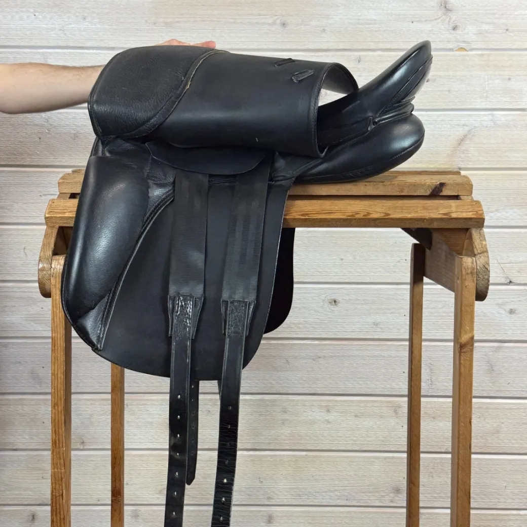 Used Stubben Dressage Saddle 17.5/W