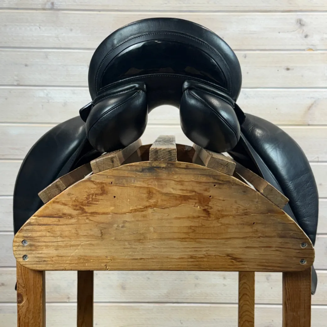 Used Stubben Dressage Saddle 17.5/W