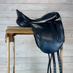 Used Superior Saddlery Dressage Saddle 18/M