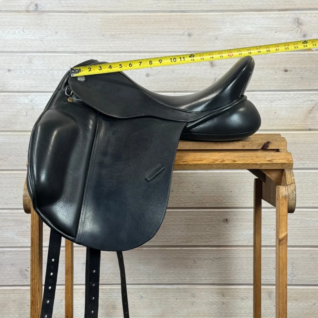 Used Trilogy Debbie McDonald Dressage Saddle 17/M
