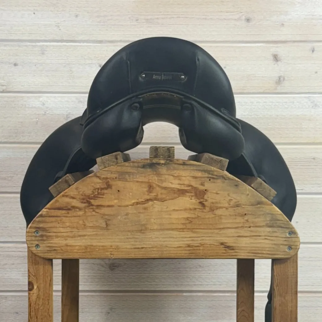 Used Voltaire Adelaide Dressage Saddle 17.5/MW