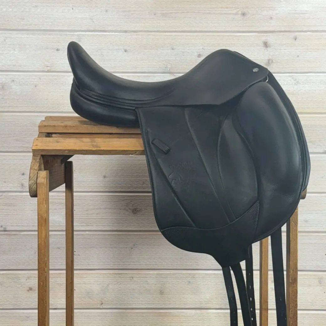 Used Voltaire Adelaide Dressage Saddle 17.5/MW