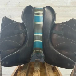 Used Voltaire Adelaide Monoflap Dressage Saddle 17.5/M