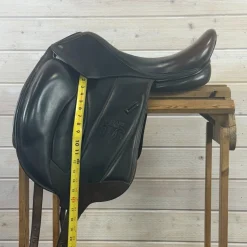 Used Voltaire Adelaide Monoflap Dressage Saddle 17.5/M