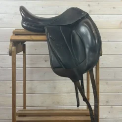 Used Voltaire Adelaide Monoflap Dressage Saddle 17.5/M